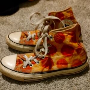 Converse Sneakers - Pizza Print